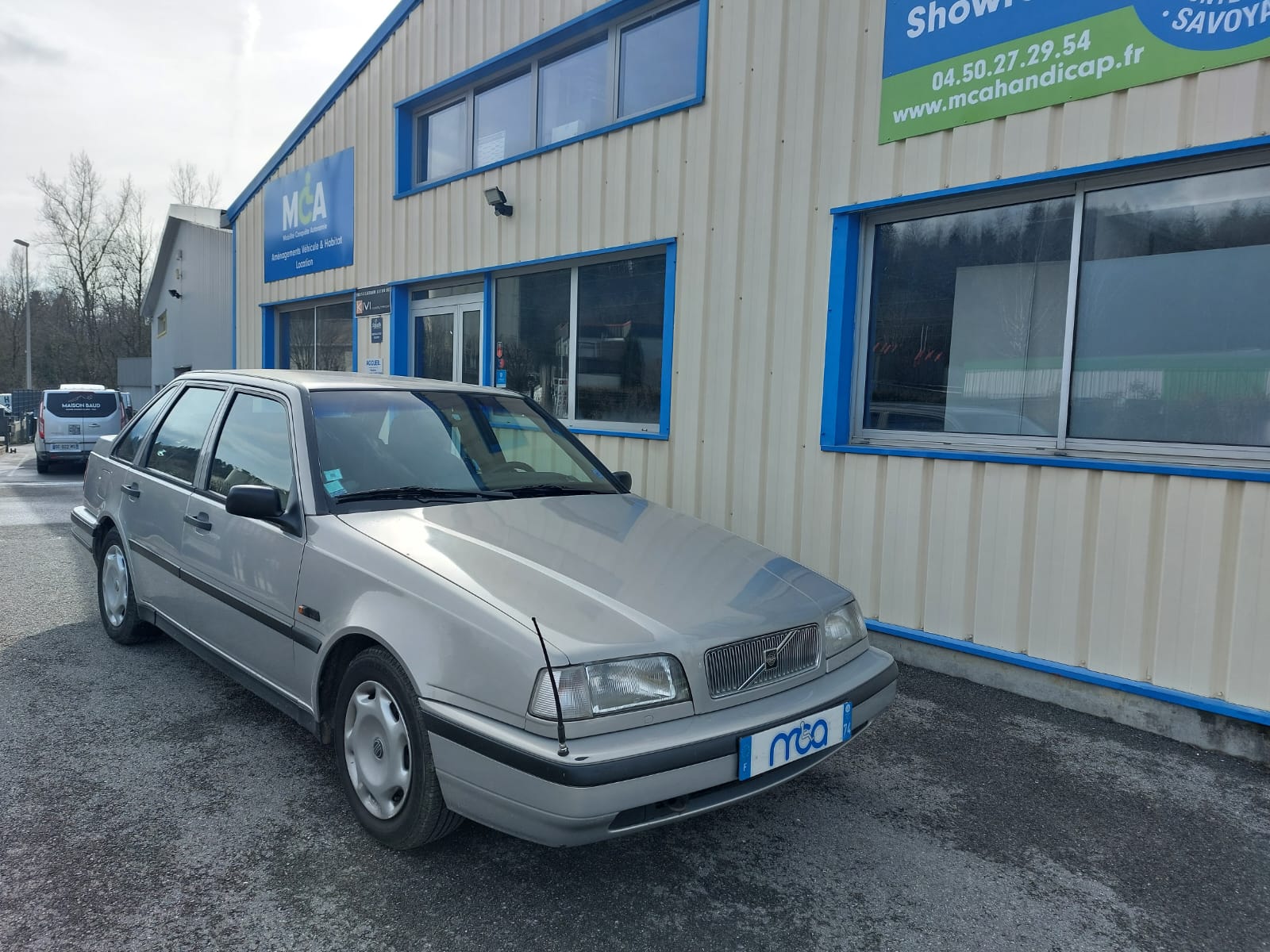 Installation d'une planche de transfert mécanique sur cette VOLVO 440 des années 90