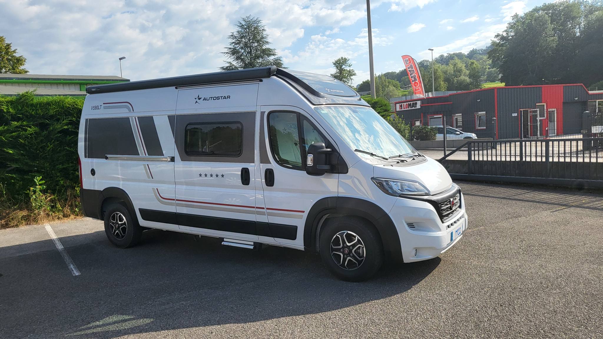 ménagement du poste de conduite sur un Fourgon aménagé AUTOSTAR Fiat Ducato 2024 BVA